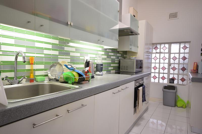 2 Bedroom Property for Sale in Sea Point Western Cape